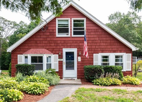 57 Lakeshore Dr, Georgetown, MA, 01833-1925 | Card Image
