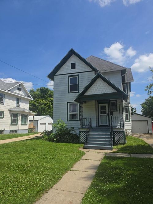 215 N Main St, REESEVILLE, WI, 53579-9509 | Card Image