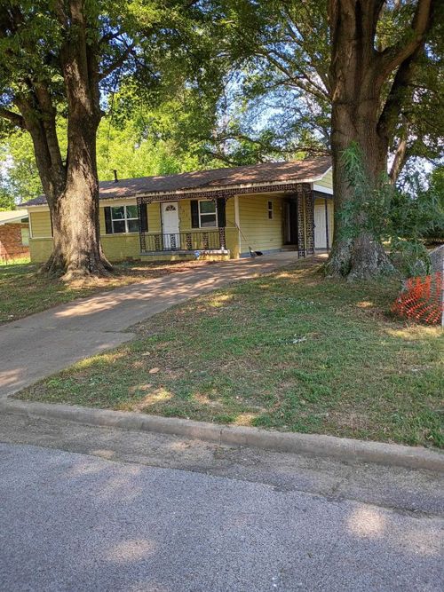 4826 Peace St, Memphis, TN, 38109-6532 | Card Image