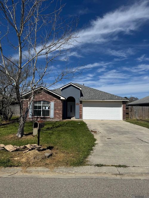 12789 Bonnie Bleu Dr, Denham Springs, LA, 70726-6557 | Card Image