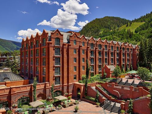 b21-e7-315 E Dean St, Aspen, CO, 81611-1807 | Card Image