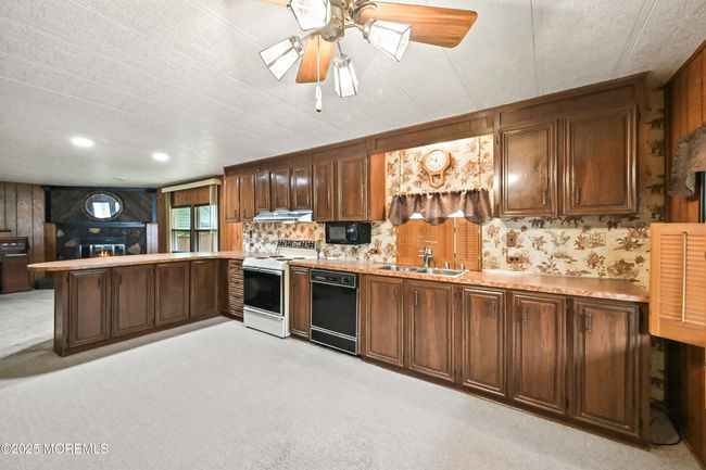119 Village Rd, House other with 2 bedrooms, 1 bathrooms and null parking in Morganville NJ | Image 8