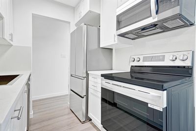 102 - 211 W 3rd St, Condo with 2 bedrooms, 1 bathrooms and 1 parking in North Vancouver BC | Image 3