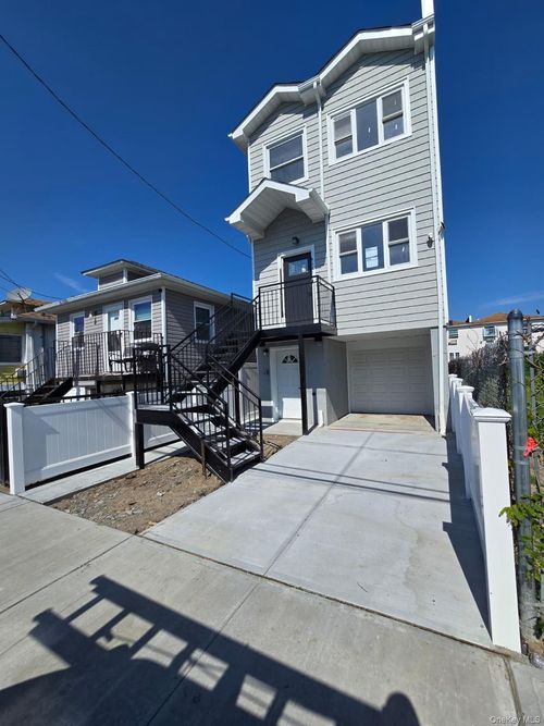 508 Beach 45 Street, New York, NY, 11691 | Card Image