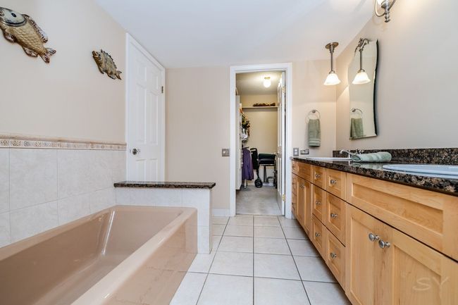 APT-301 - 2 S Atrium Way, Condo with 2 bedrooms, 2 bathrooms and 1 parking in Elmhurst IL | Image 13