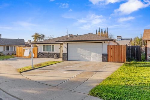 2425 Kildare Ln, Modesto, CA, 95354-1912 | Card Image