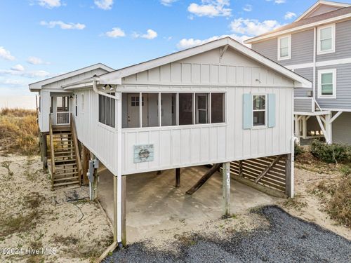707 W Beach Dr, Oak Island, NC, 28465-7158 | Card Image