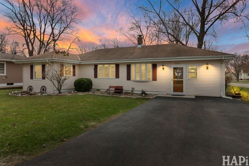 804 Elm St, Maple Park, IL, 60151-7681 | Card Image