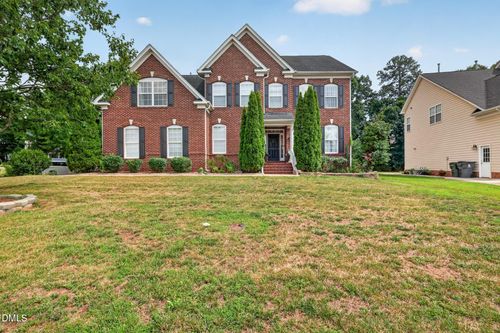 100 Drakeshire Ct, Morrisville, NC, 27560-9512 | Card Image