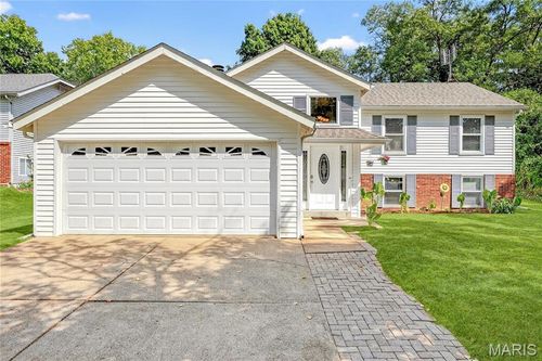 1020 Shadowoak Dr, Ballwin, MO, 63021-6546 | Card Image