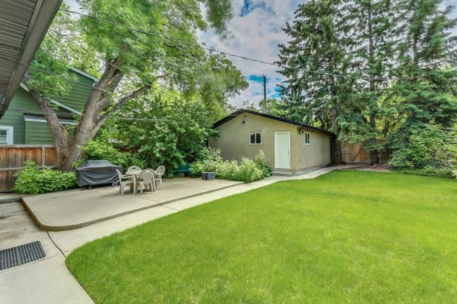409 12 Avenue Nw, Home with 2 bedrooms, 1 bathrooms and 2 parking in Calgary AB | Image 5