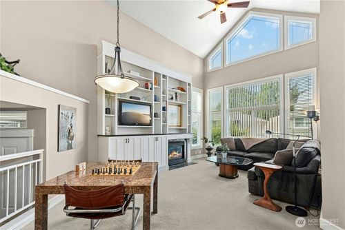 8630 113th Ln Ne, Kirkland, WA, 98033-5769 | Card Image