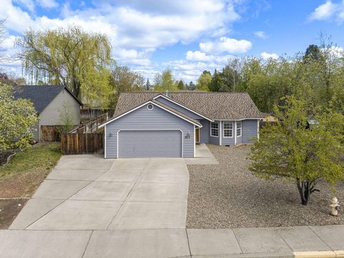 2813 Sw Volcano, Redmond, OR, 97756 | Card Image