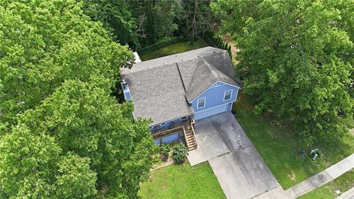 403 Woodland Ave, Smithville, MO, 64089-9389 | Card Image