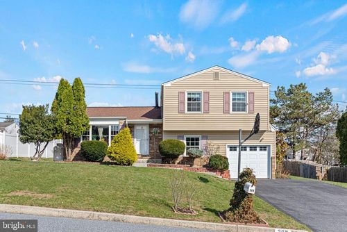 369 Hivner Rd, HARRISBURG, PA, 17111-5643 | Card Image