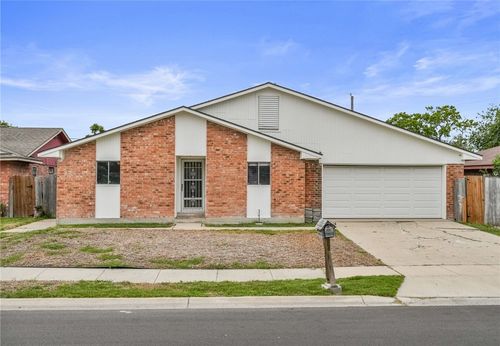 5721 Cresthaven Dr, Corpus Christi, TX, 78415-3816 | Card Image
