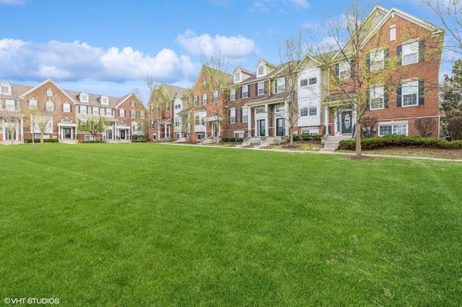 425 Town Center Blvd, Townhouse with 3 bedrooms, 3 bathrooms and 2 parking in Gilberts IL | Image 20