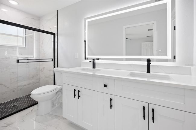 primary ensuite and double vanity | Image 15
