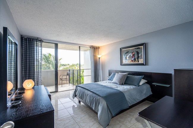 APT-411 - 1830 Embassy Dr, Condo with 1 bedrooms, 1 bathrooms and null parking in West Palm Beach FL | Image 7