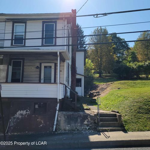 223 Hudsondale St, Weatherly, PA, 18255-1306 | Card Image
