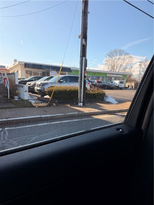 611 Waterman Ave, East Providence, RI, 02914-2425 | Card Image