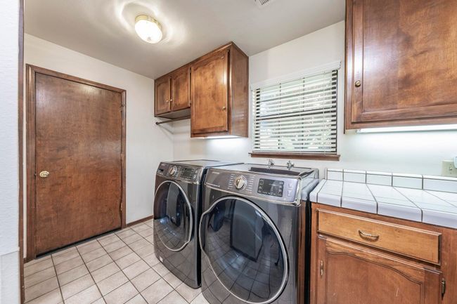 9415 21 St Ave, Home with 3 bedrooms, 3 bathrooms and null parking in Lemoore CA | Image 36