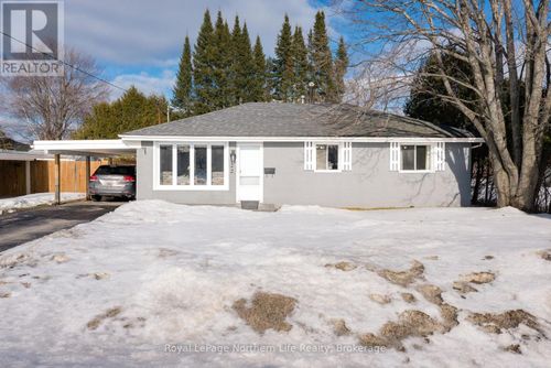 22 Prince Edward Dr, North Bay, ON, P1A2T4 | Card Image