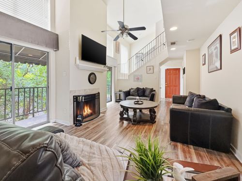 202-4402 Holland Ave, Dallas, TX, 75219-2177 | Card Image