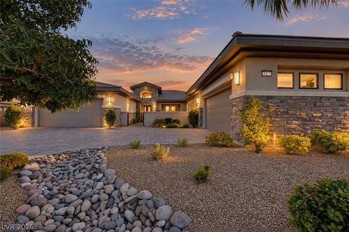 8477 Wolf Mountain Ct, Las Vegas, NV, 89129-1841 | Card Image
