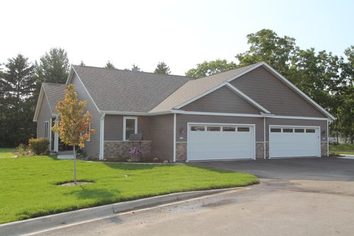 313 N Trailview Cir, Waterford, WI, 53185-5636 | Card Image