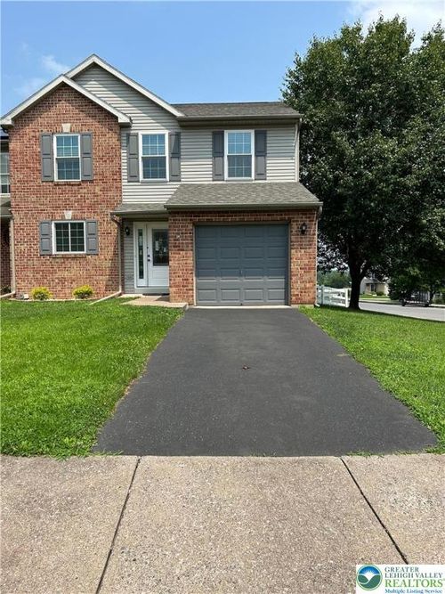 2490 Chestnut Ln, Forks Twp, PA, 18040-7885 | Card Image