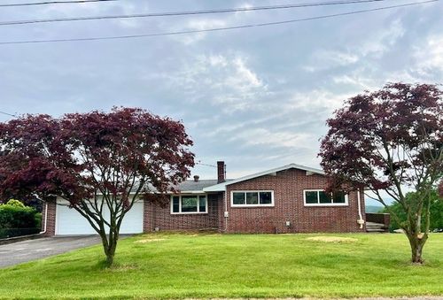 142 Hilltop Dr, Davidsville, PA, 15928-9648 | Card Image