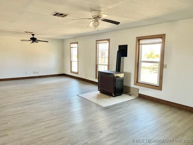 40294 S County Road 4542, House other with 3 bedrooms, 2 bathrooms and null parking in Keota OK | Image 25