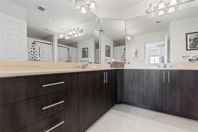 APT-603 - 2401 Ne 65 Th St, Condo with 3 bedrooms, 2 bathrooms and null parking in Fort Lauderdale FL | Image 16