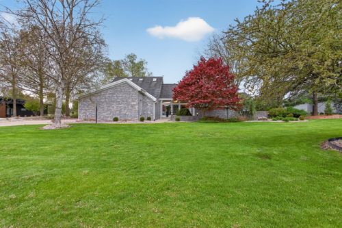 4530 Eagle Dr, Jackson, MI, 49201-9744 | Card Image