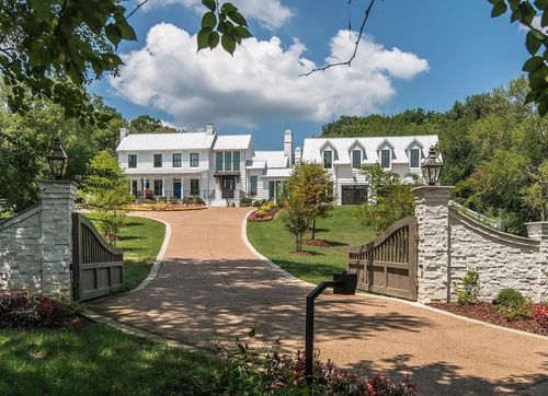 1747 Old Natchez Trce, Franklin, TN, 37069-4784 | Card Image