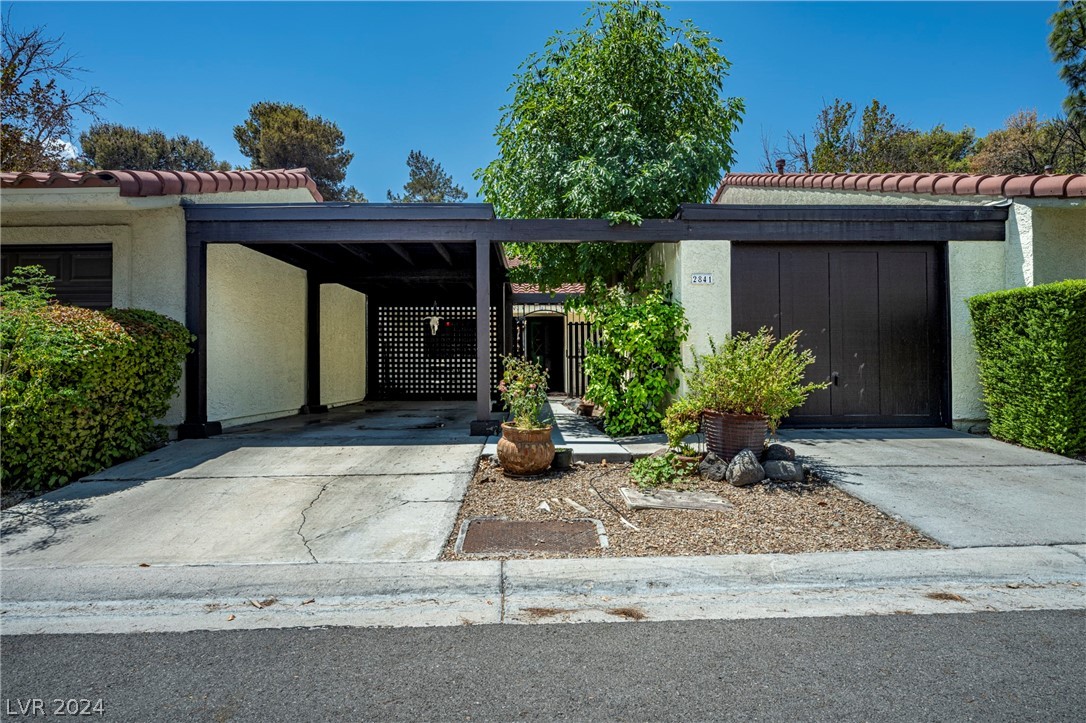 Glendevon Cir, Henderson, NV 89014