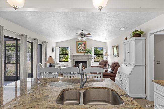 7073 N Lecanto Hwy, House other with 3 bedrooms, 2 bathrooms and 2 parking in HERNANDO FL | Image 20