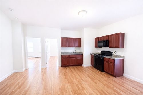 a-213 State St, Bristol, RI, 02809-3266 | Card Image