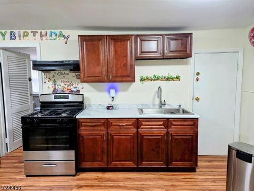 78 William St, Orange, NJ, 07050-4013 | Card Image