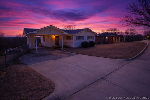 2219 N Main St, Tulsa, OK, 74106-3636 | Card Image