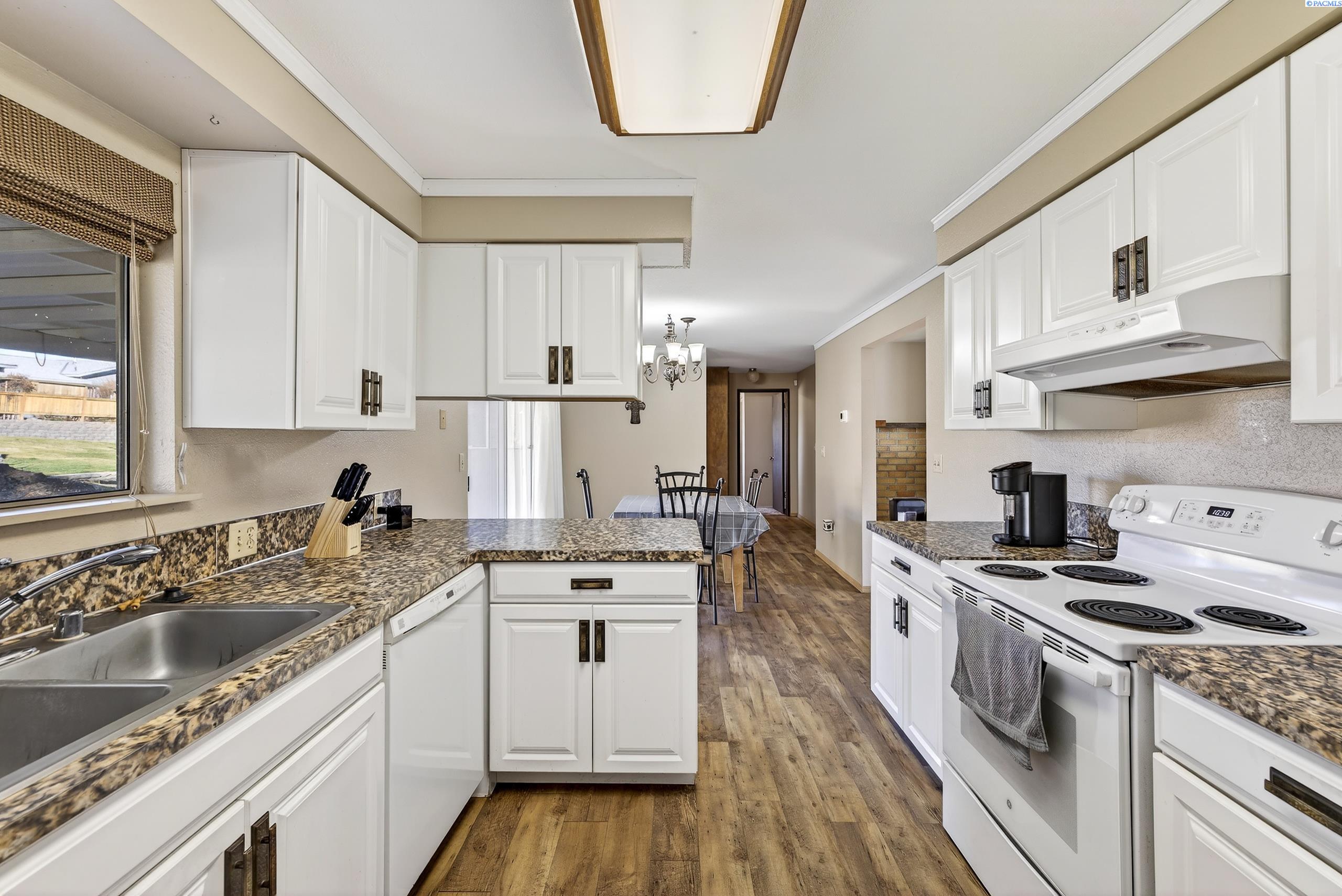Residential in Sunnyside 4