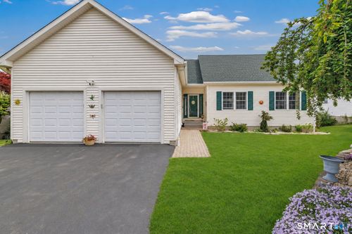 18 Hickory Hl, Shelton, CT, 06484-3812 | Card Image