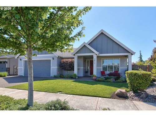 2817 N Estate St, Newberg, OR, 97132-7575 | Card Image
