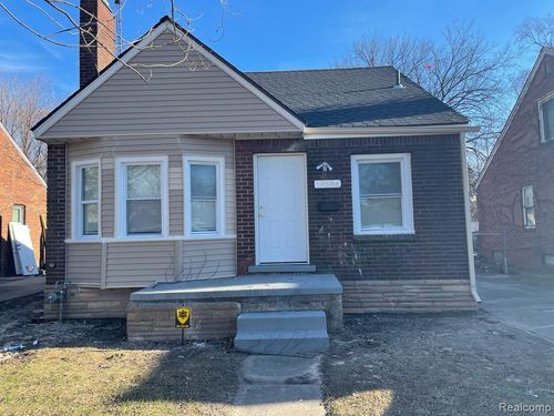 19586 Strasburg St, Detroit, MI, 48205-1632 | Card Image