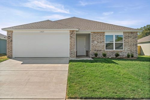 1407 Manor Ct, Searcy, AR, 72143-6755 | Card Image
