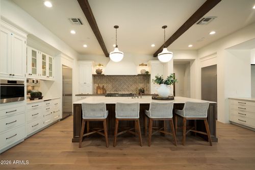 8306 N Merion Way, Paradise Valley, AZ, 85253-2717 | Card Image