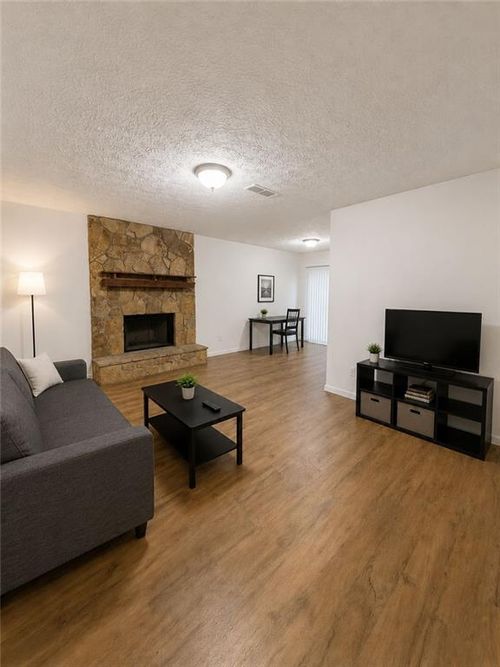 232 Rustwood Dr, Athens, GA, 30606-1130 | Card Image
