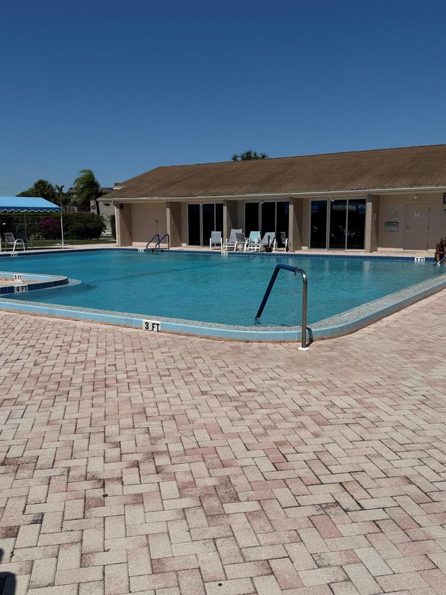 APT-113 - 721 Lori Dr, Condo with 1 bedrooms, 2 bathrooms and null parking in Palm Springs FL | Image 4