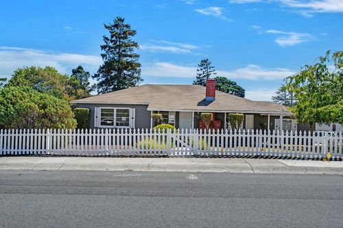 443 Lomita Ave, Millbrae, CA, 94030-1117 | Card Image